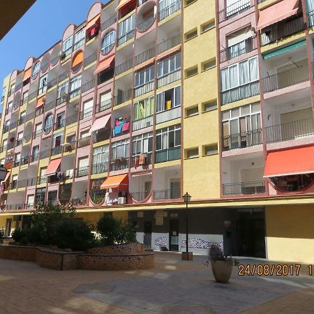 Cosy Studio Apartment In Torrevieja Eksteriør billede