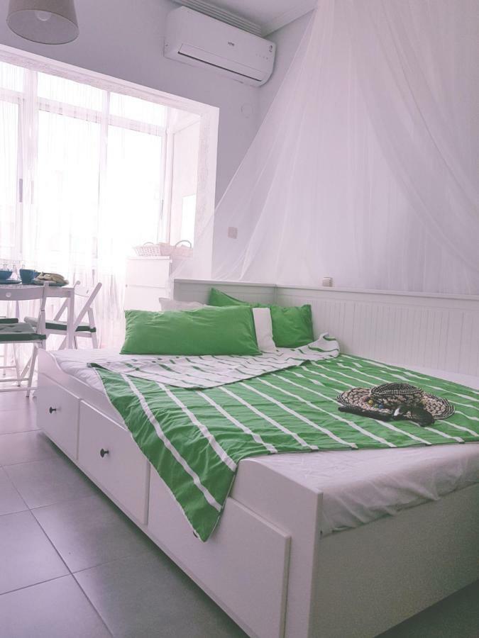 Cosy Studio Apartment In Torrevieja Eksteriør billede