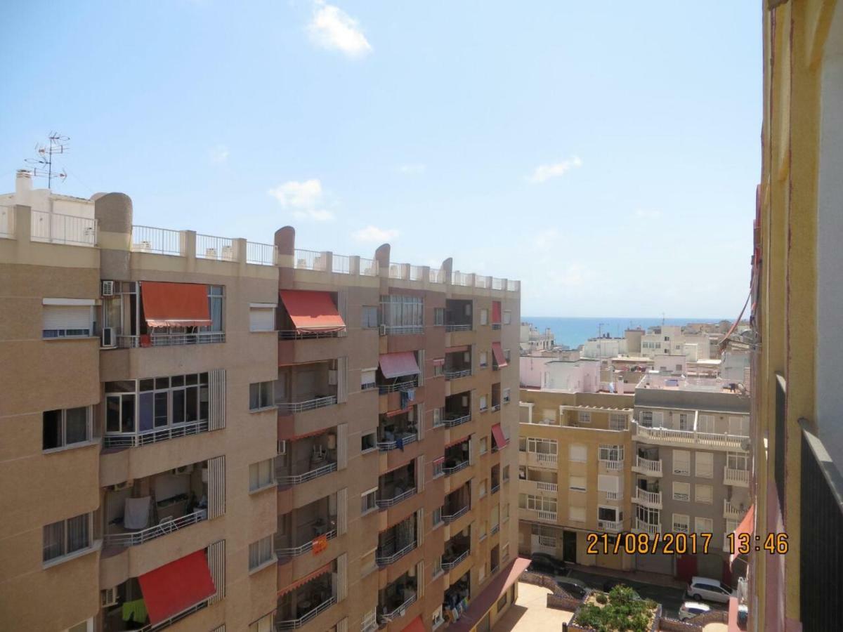 Cosy Studio Apartment In Torrevieja Eksteriør billede