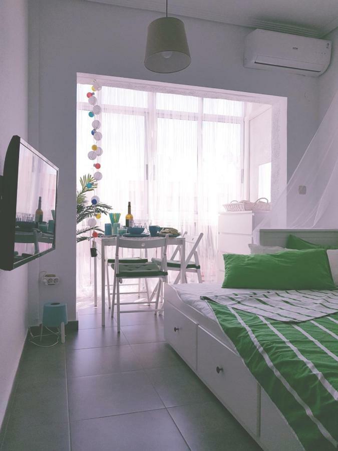 Cosy Studio Apartment In Torrevieja Eksteriør billede