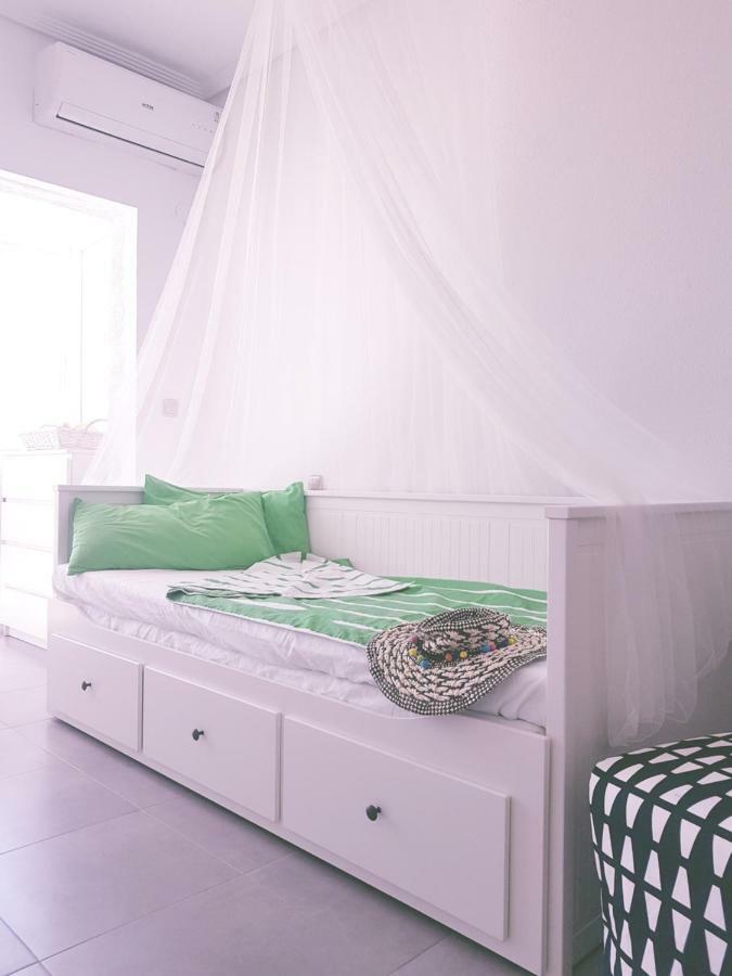Cosy Studio Apartment In Torrevieja Eksteriør billede